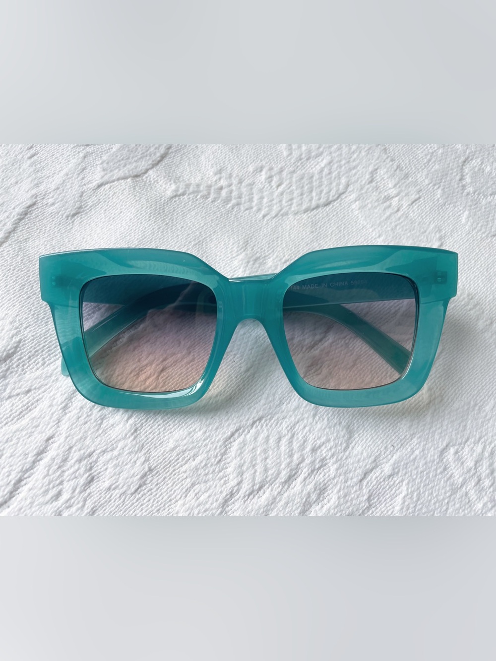 AJ Morgan "Che Che" Chunky Square Sunglasses - Translucent Teal / Turquoise
